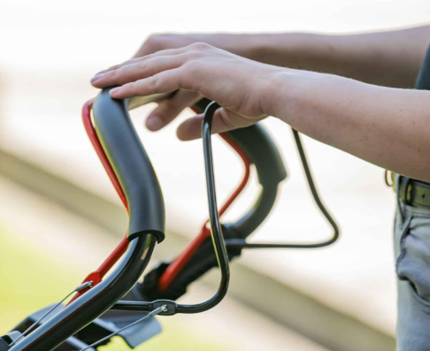 Scheppach  MS225-56E Benzinli Çim Biçme Makinesi