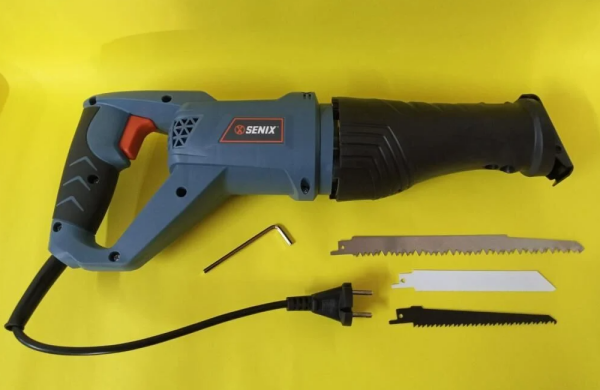 Senix YT2204-02 720 W Elektrikli Tilki Kuyruğu Testere