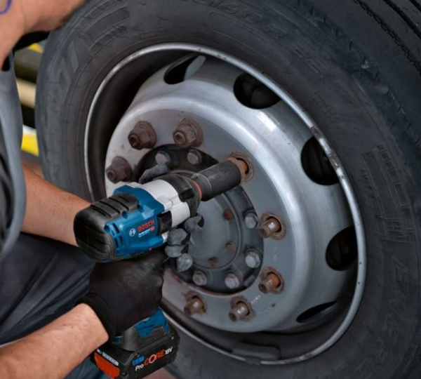 Bosch GDS 18V-1050 H Çift Akülü 8 Ah Somun Sıkma Makinesi