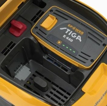 Stiga Collector 548 AE Akülü Çim Biçme Makinesi